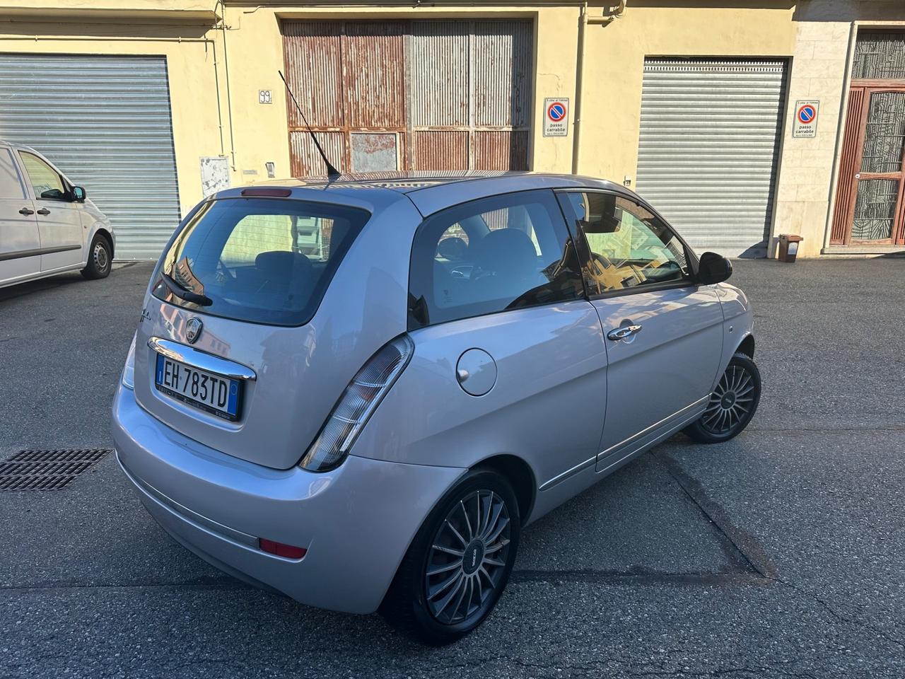 Lancia Ypsilon 1.2 69 CV pochi km clima