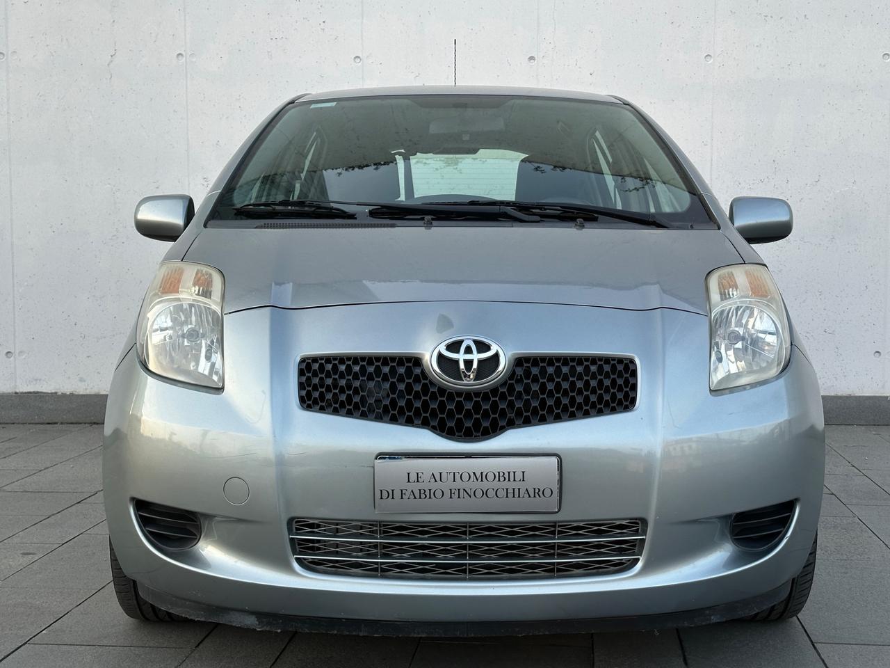 Toyota Yaris 1.0 5 porte Sol