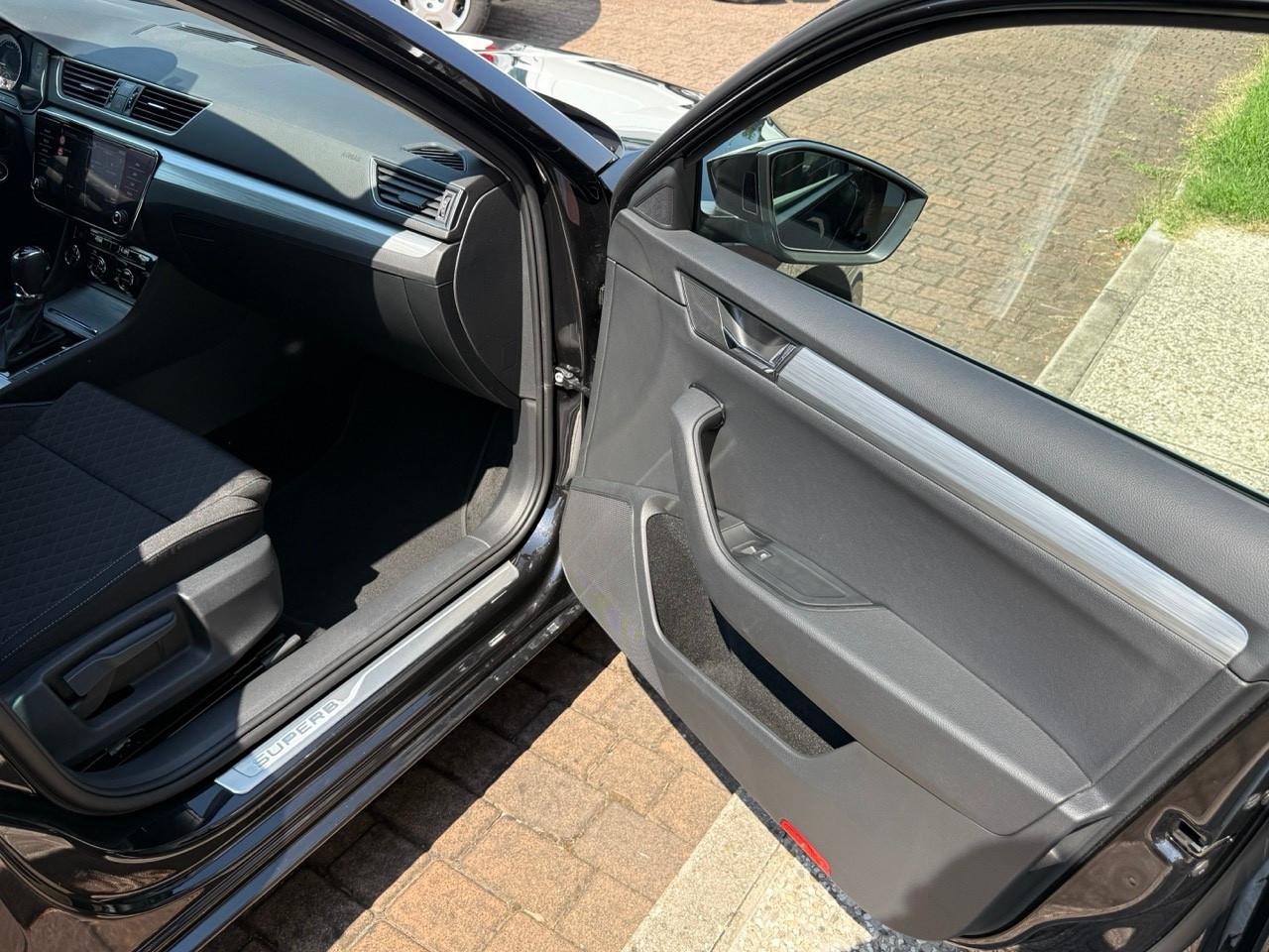 Skoda Superb 1.6 TDI SCR DSG FULL LED/UNIPRO