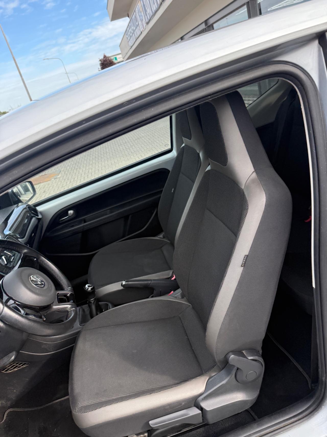 Volkswagen up! 1.0 75 CV 3p. high