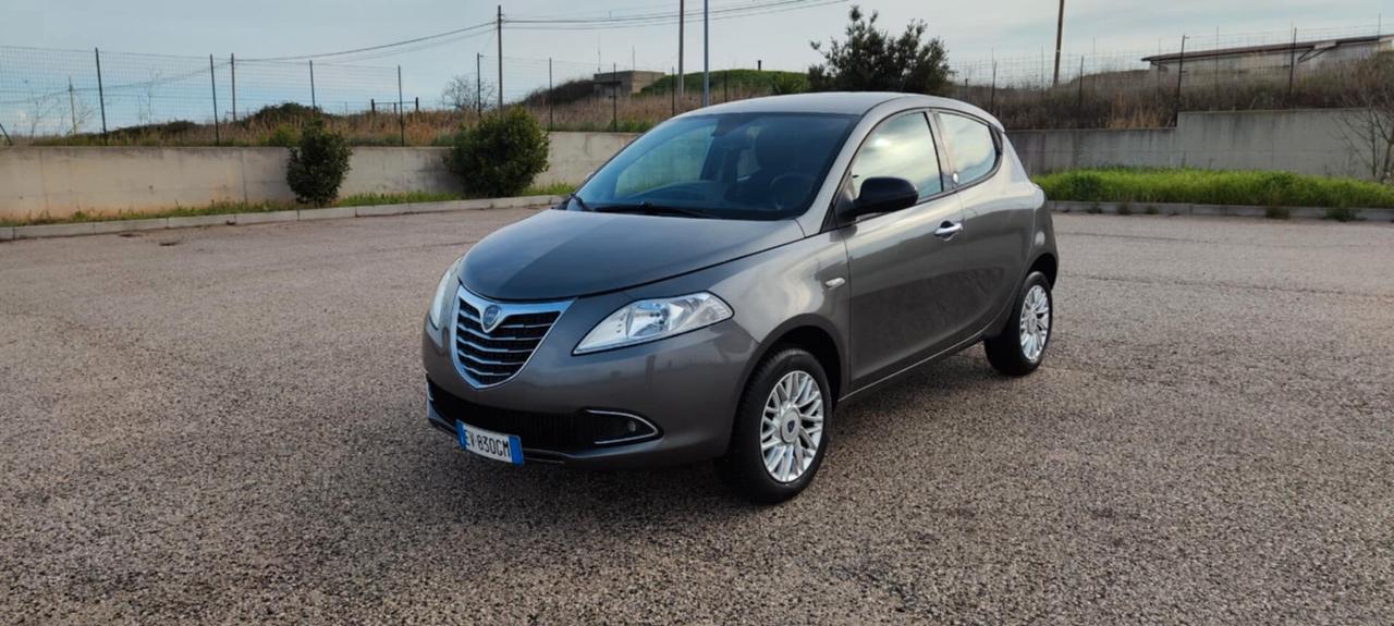 Lancia Ypsilon 0.9 TwinAir 85 CV 5 porte Metano Ecochic Gold