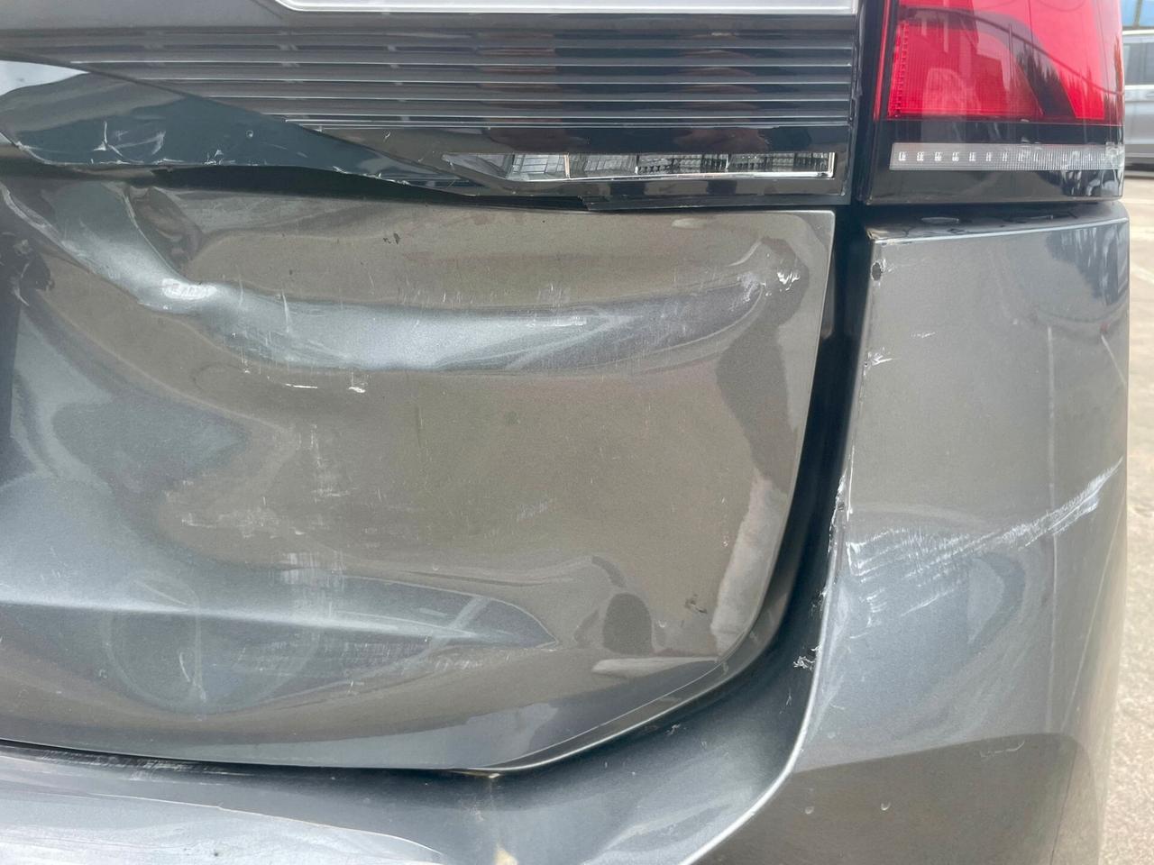 VW Passat Variant 2.0 TDI SCR EVO DSG Business * SINISTRATA*