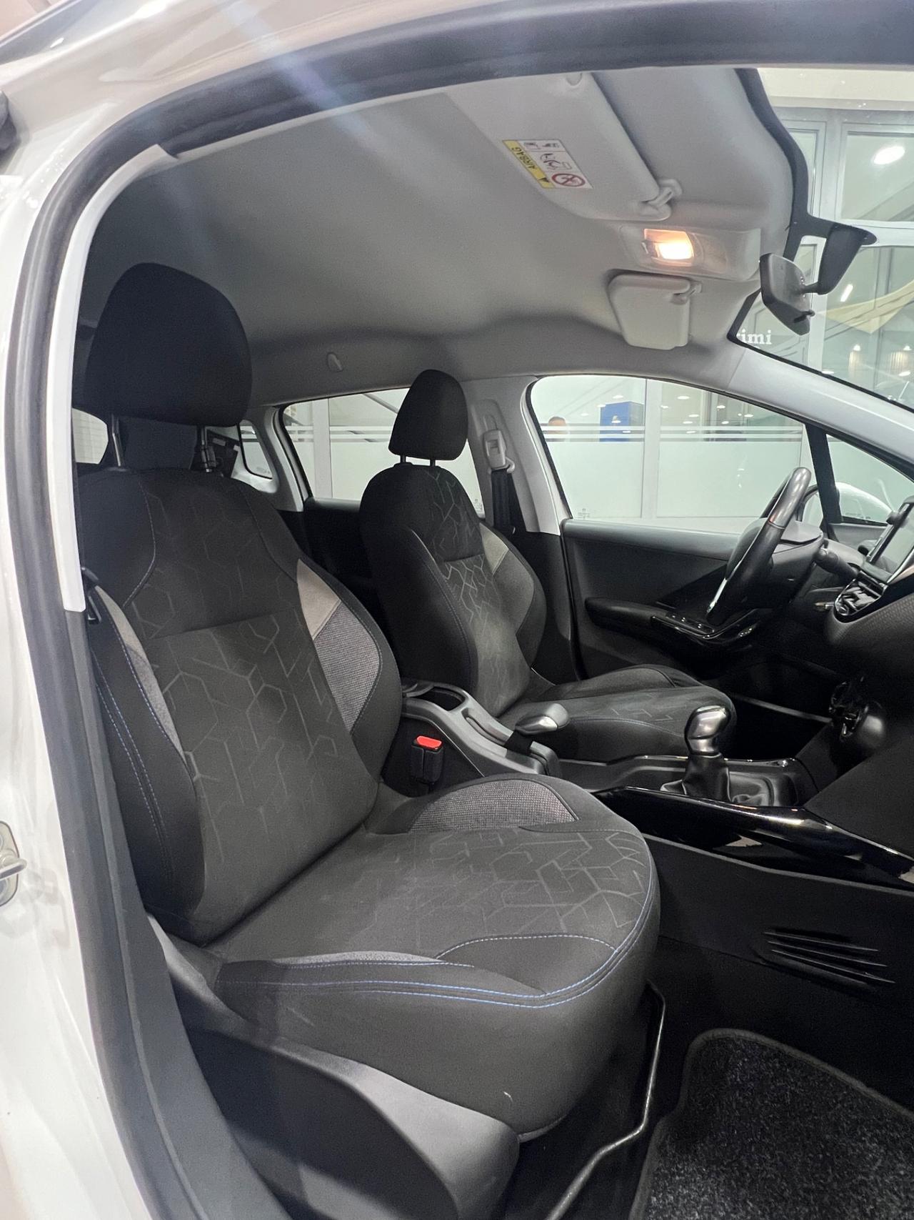 Peugeot 2008 BlueHDi 100 S&S Signature