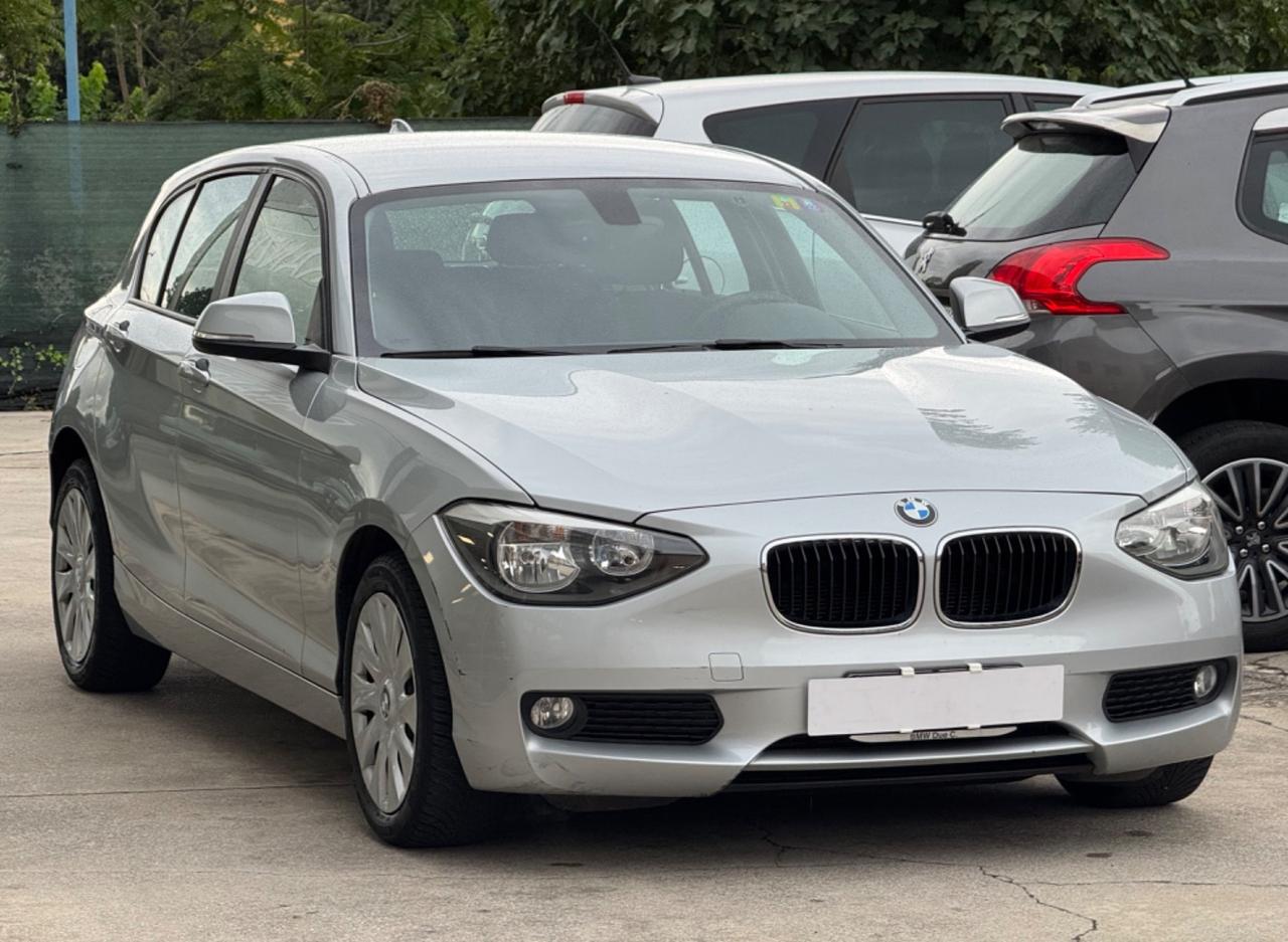 Bmw 116 116i 5p. Unique