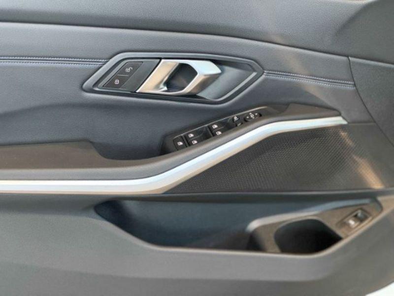BMW Serie 3 320d 48V xDrive Touring Msport Tetto 18" Live cockpit