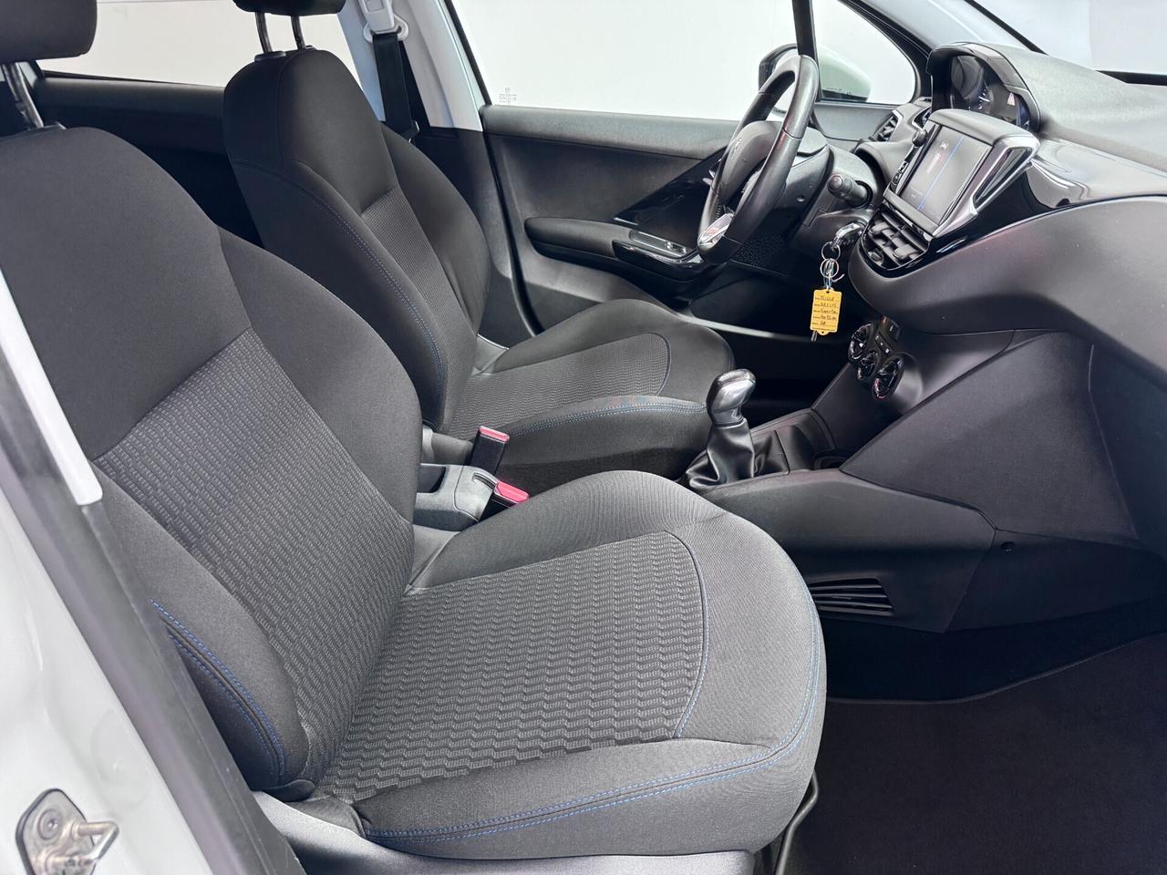 Peugeot 208 1.2 BENZINA 5 PORTE Signature