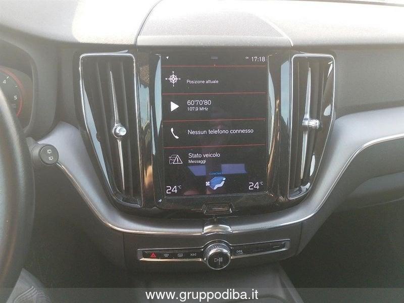 Volvo XC60 II 2018 Diesel 2.0 b4 Momentum Pro awd auto