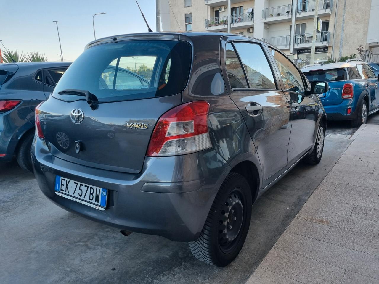 Toyota Yaris 1.3 5 porte Sol