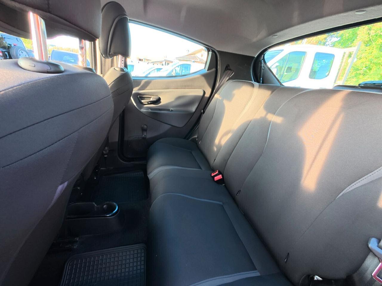 Lancia Ypsilon 1.2 69 CV 5 porte Silver