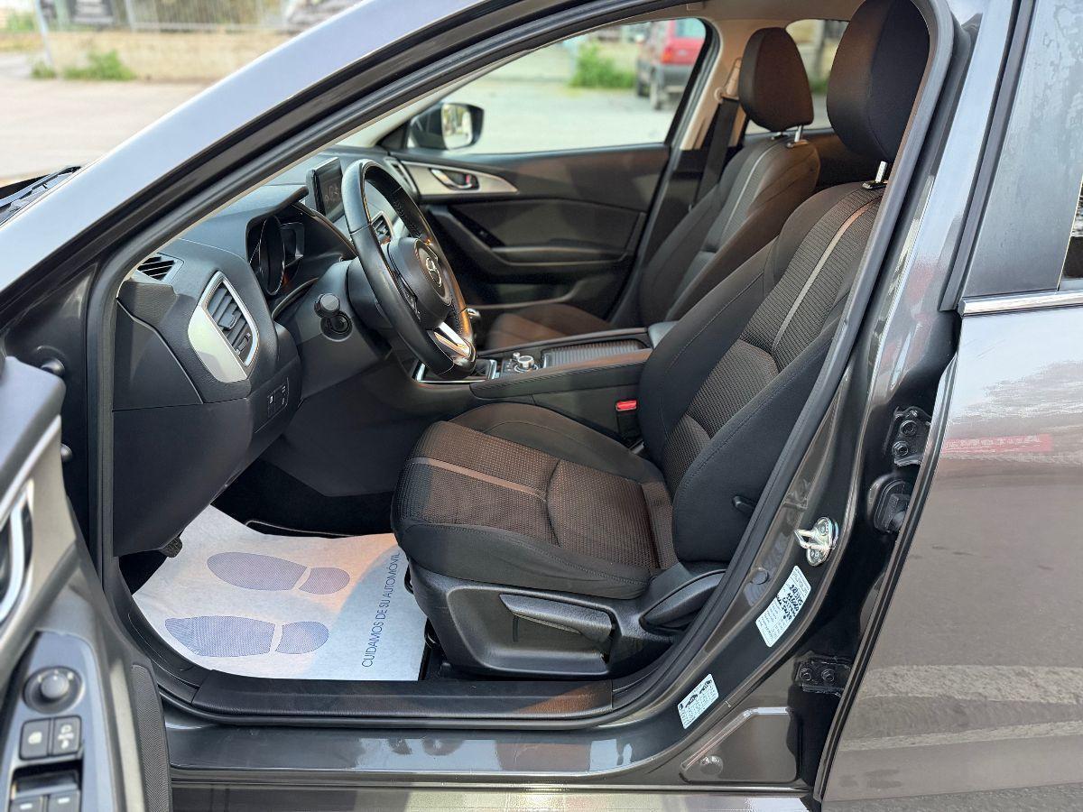 MAZDA - Mazda3 - 1.5 Skyactiv-D Exceed