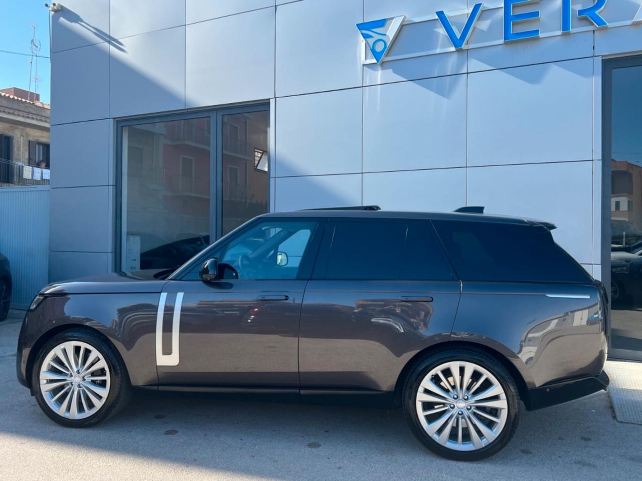 Land Rover Range Rover 4.4 V8 First Edition 530cv - anno 2023 - km 28.000