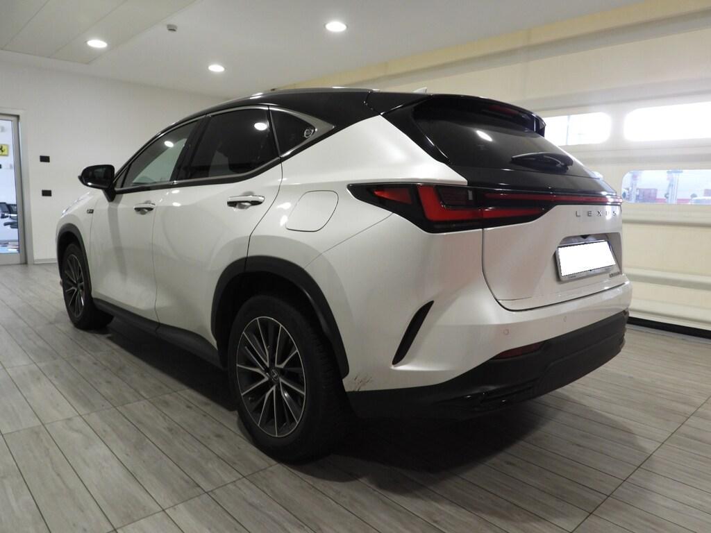 Lexus NX 2.5 Plug-in Premium 4WD e-CVT