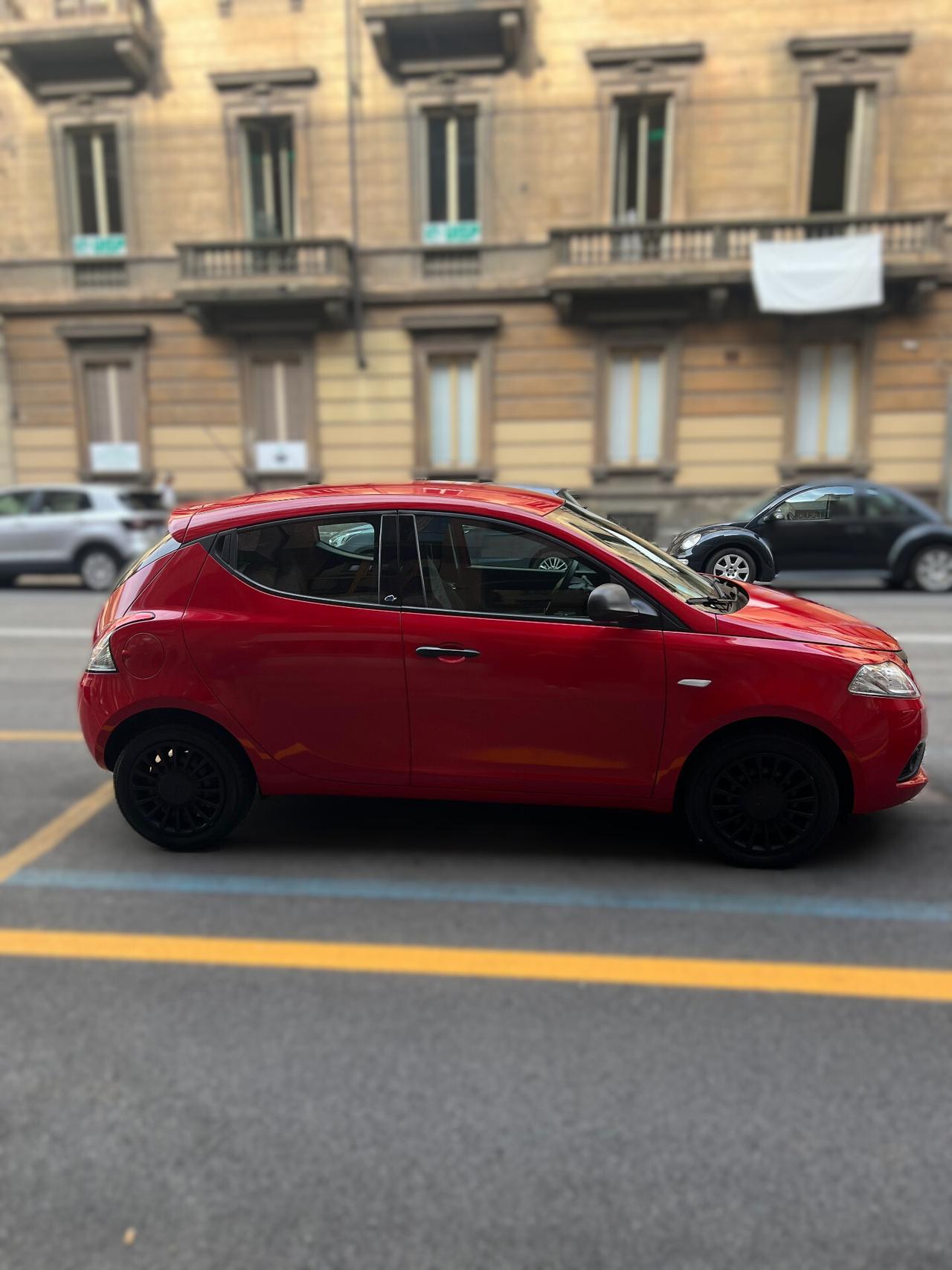 Lancia Ypsilon 1.2 69 CV 5 porte