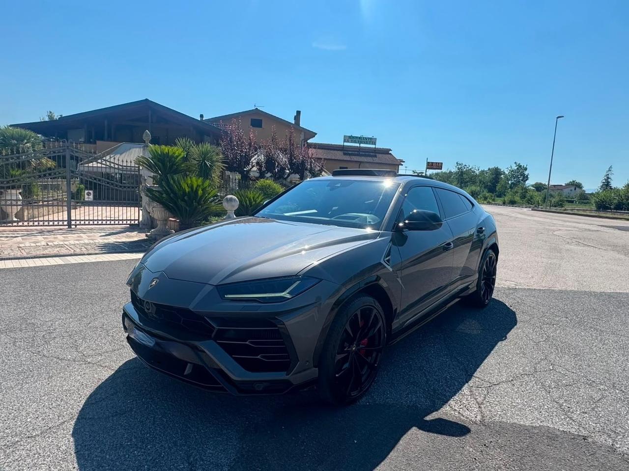 Lamborghini Urus 4.0 italia accetto permute iva compresa