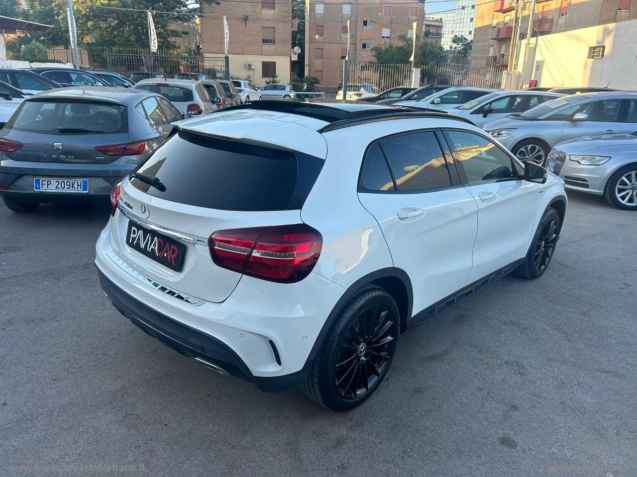 MERCEDES-BENZ GLA 200 d Automatic 4Matic Premium NIGHT EDITION