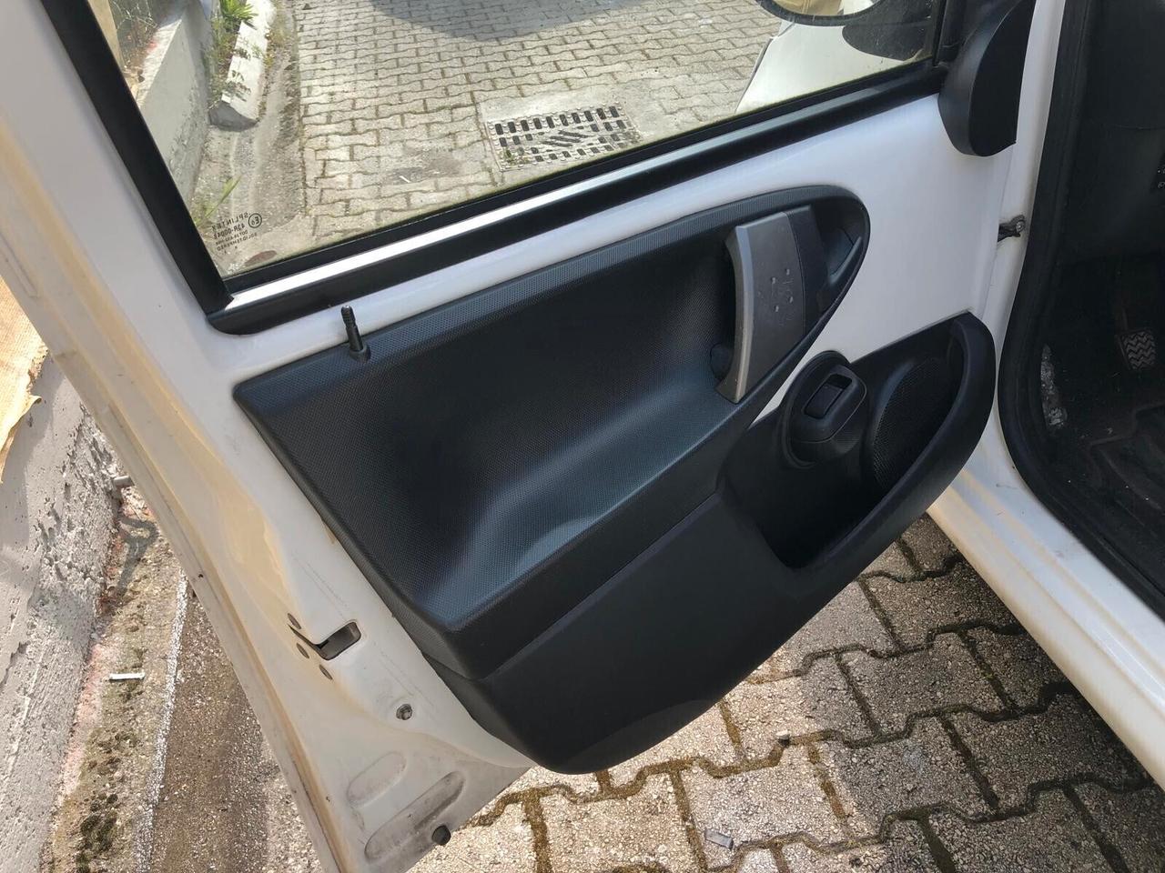 Peugeot 107 1.0 68CV 5p. SUPERGA UNICO PROPRIETARIO GARANZIA EUROPEA CONFORMGEST X 12 MESI RINNOVABILE FINO A 36 MESI!!!