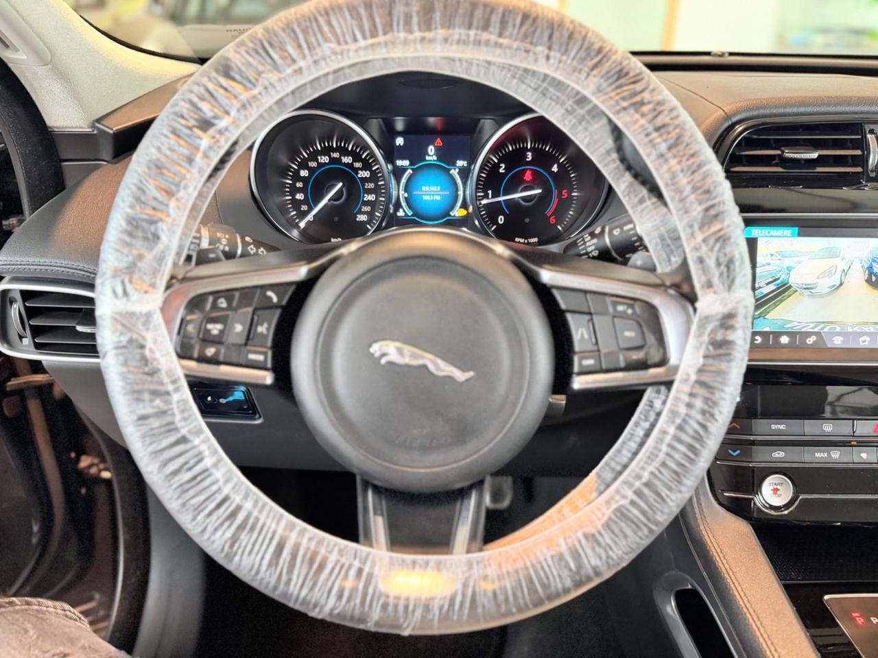Jaguar F-Pace 2.0 D 180 CV AWD . Portfolio 2019
