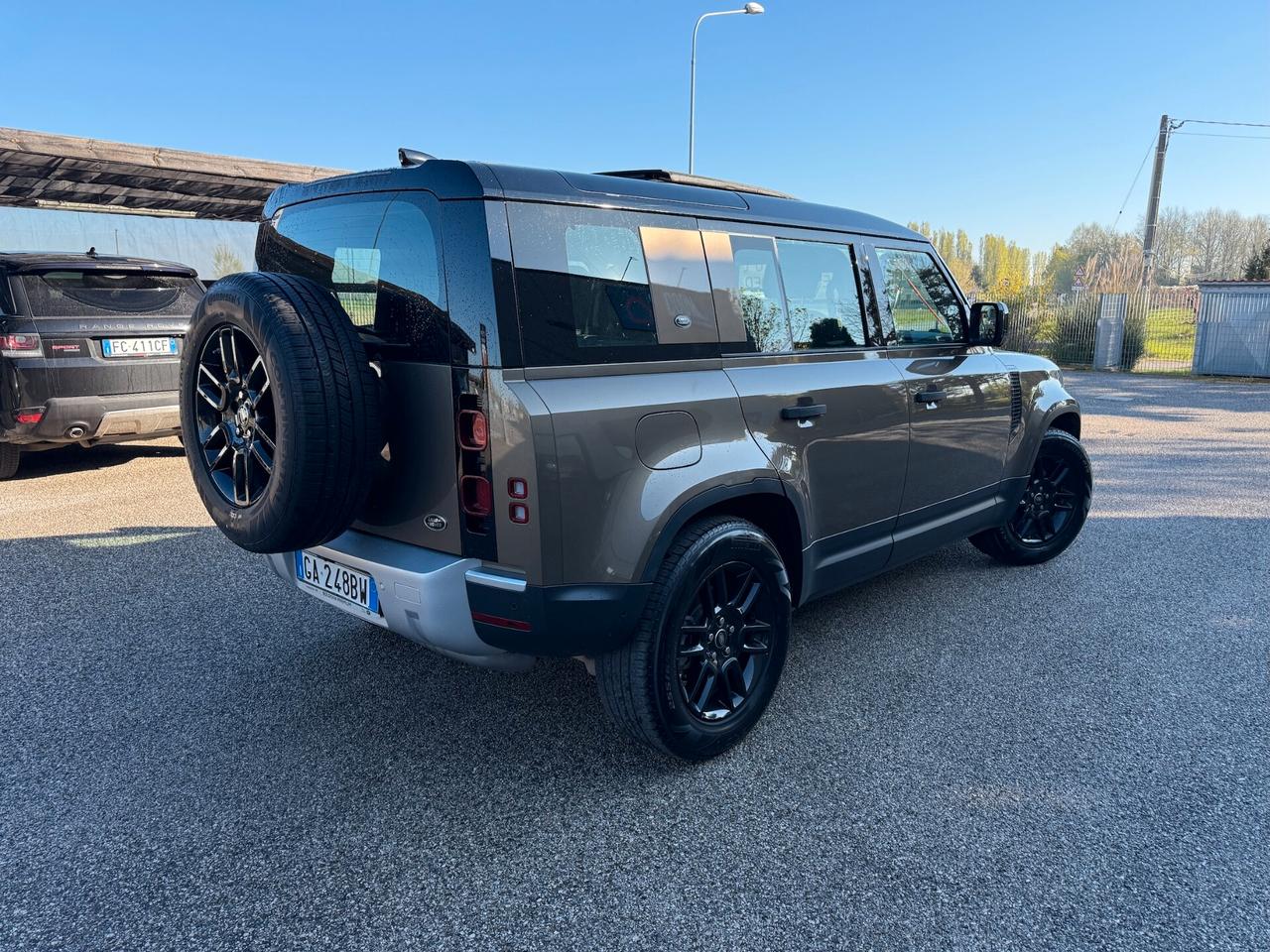 Land Rover Defender 110 2.0 SD4 AWD Auto S , 7 posti Tettuccio Motore nuovo