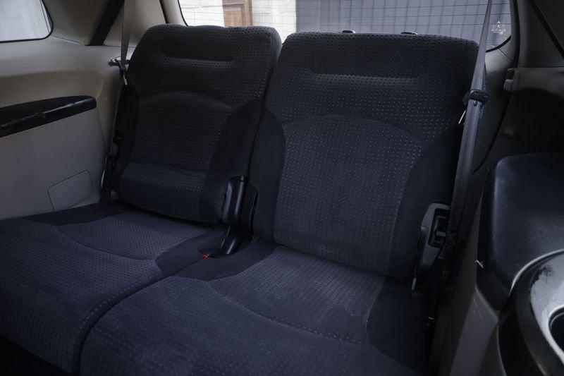 Mitsubishi Grandis MITSUBISHI GRANDIS 2.0 DI-D 7 POSTI INTENSE 100KW ANNO 2005