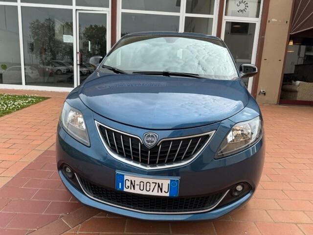 Lancia Ypsilon Hybrid by Alberta Ferretti soli 35000 km. telecamera post.