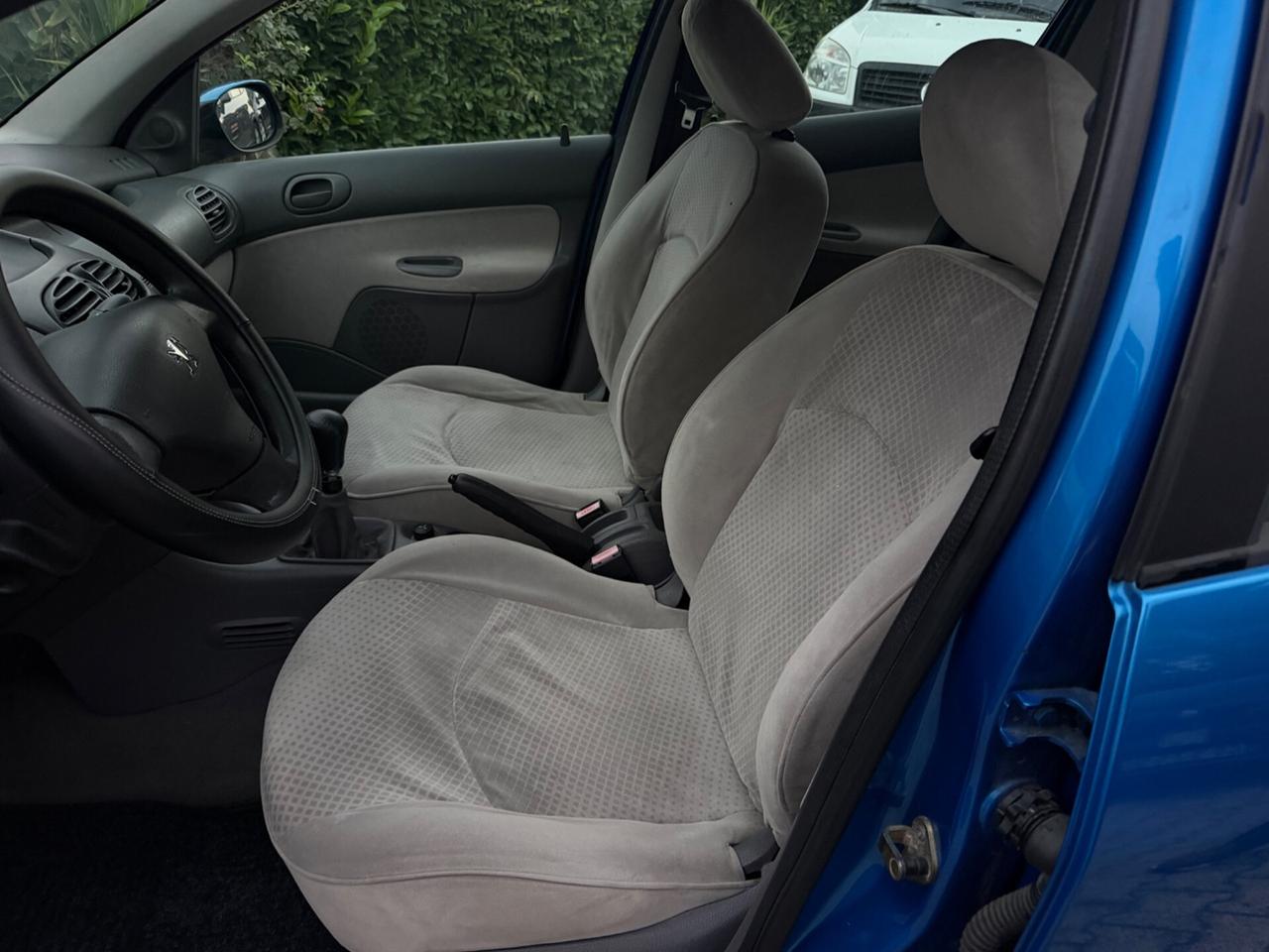 Peugeot 206 1.1 BENZINA 60CV NEOPATENTATI