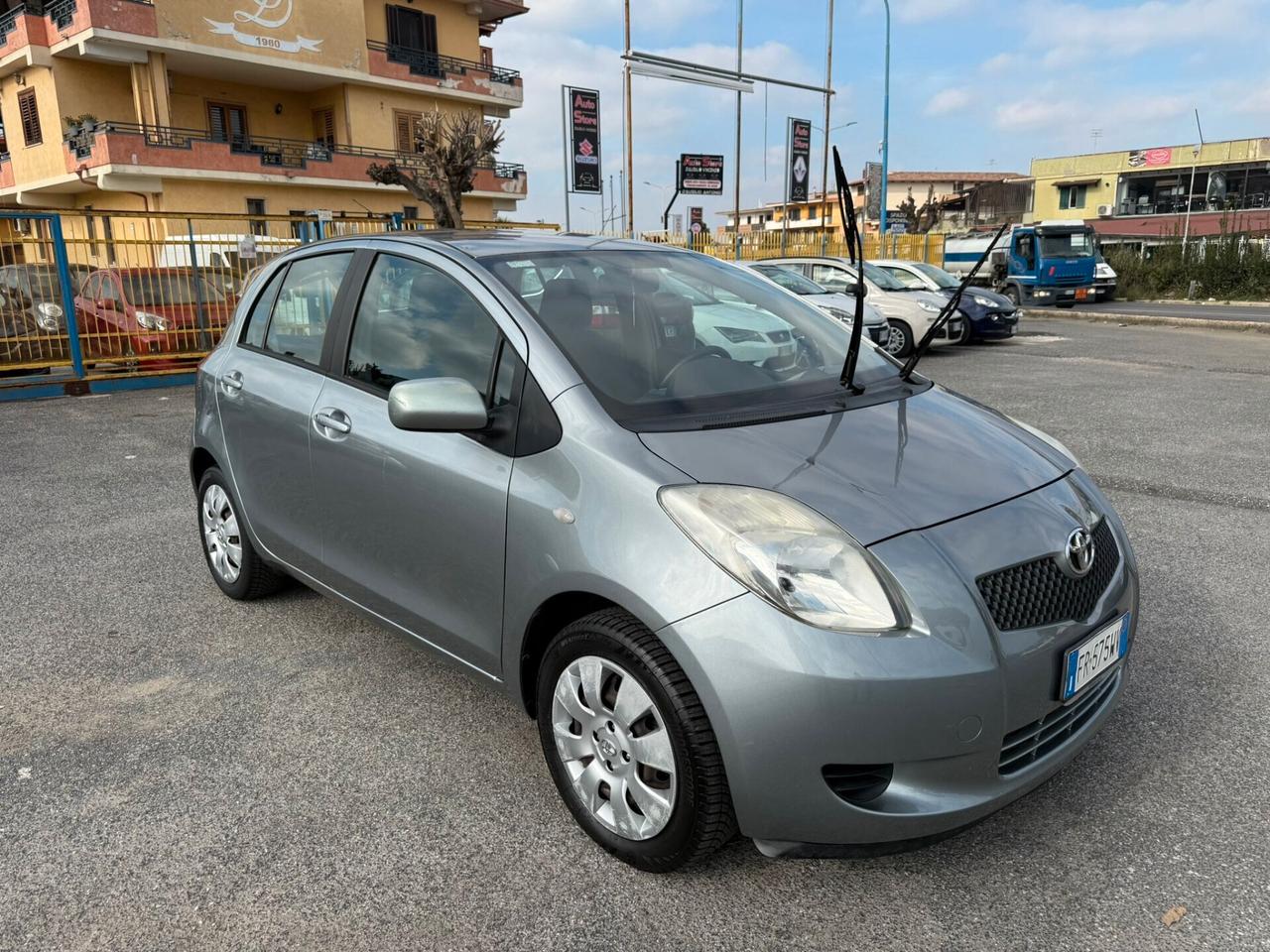 TOYOTA YARIS 5PORTE 1.0BENZINA 69CV OK NEOPATENTATI