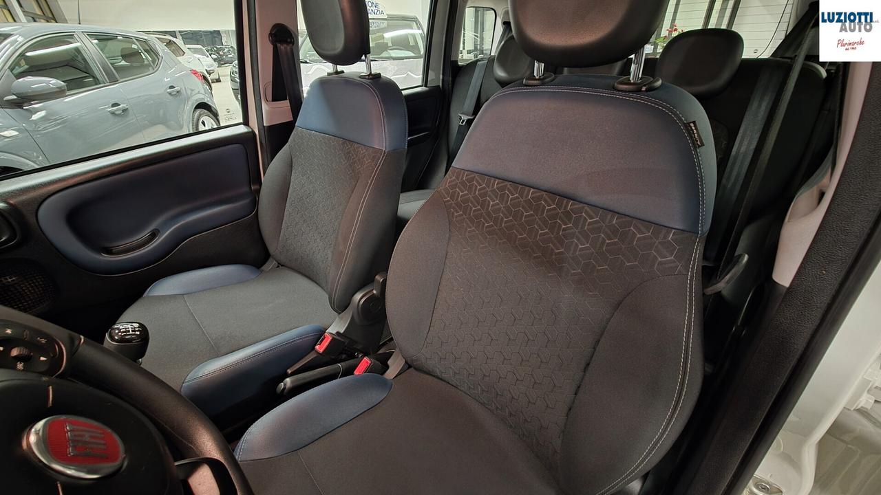 Fiat Panda CITY CROSS 1.0 HYBRID