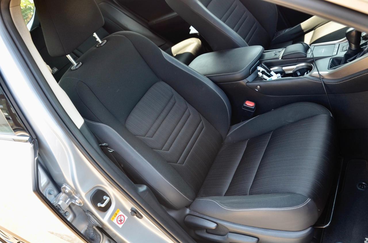 LEXUS NX 300h 2.5 BUSINESS 2WD 197cv CVT, EURO 6C, UFF ITALIANA, SERVICE LEXUS, FARI LED, NAVI, RETROCAMERA, PERMUTE