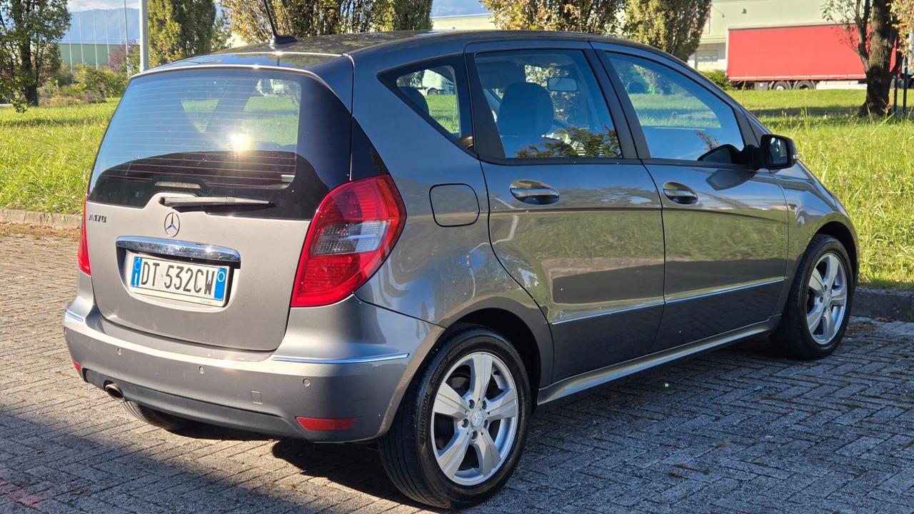Mercedes-benz A 170 150 BlueEFFICIENCY Coupé Avantgarde