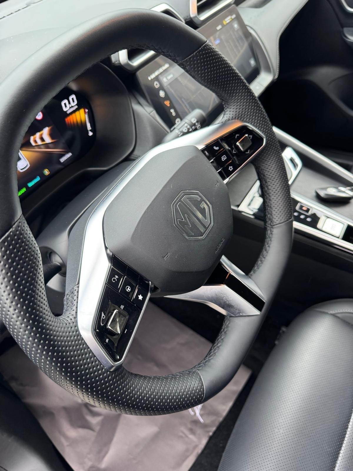 Mg ZS 1.5 Hybrid+ Luxury