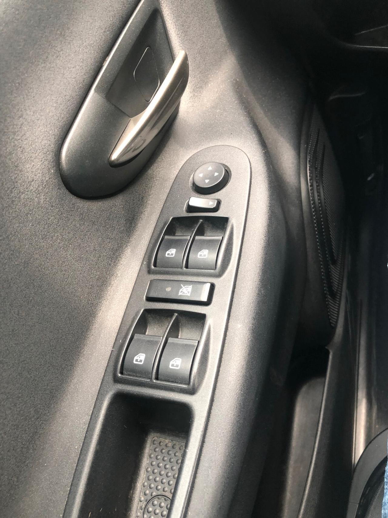 Lancia Ypsilon 1.2 69 CV 5 porte Elefantino Blu