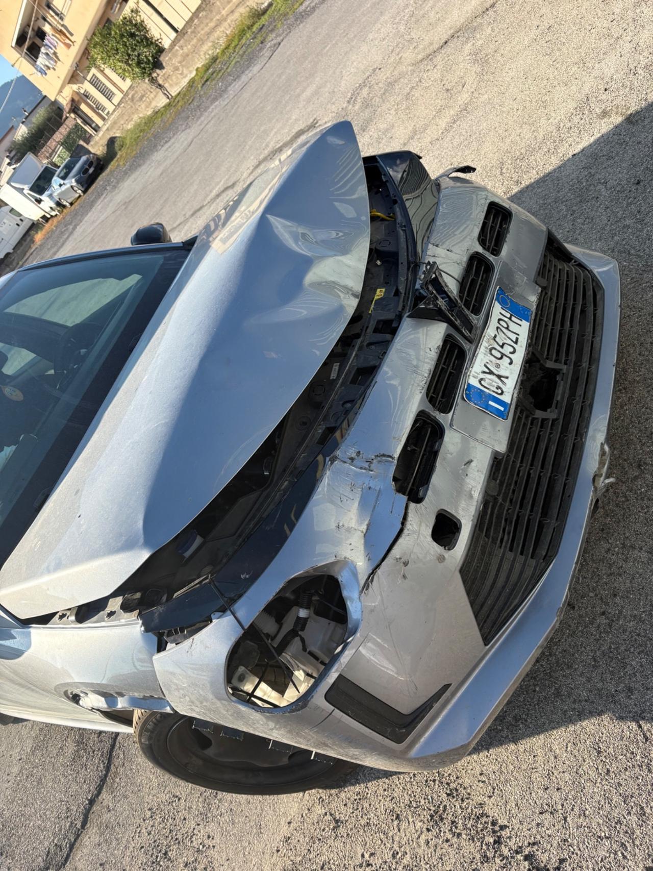 Lancia Ypsilon Hybrid 1.2 e-DCT 2025