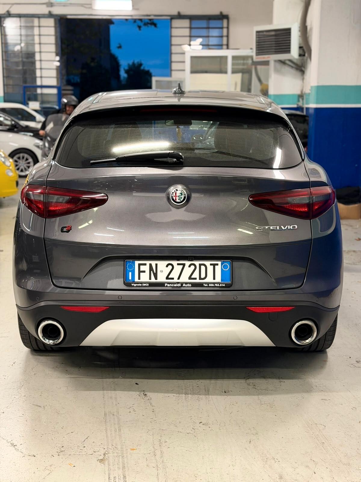 Alfa Romeo Stelvio 2.2 Turbodiesel 180 CV AT8 RWD Business