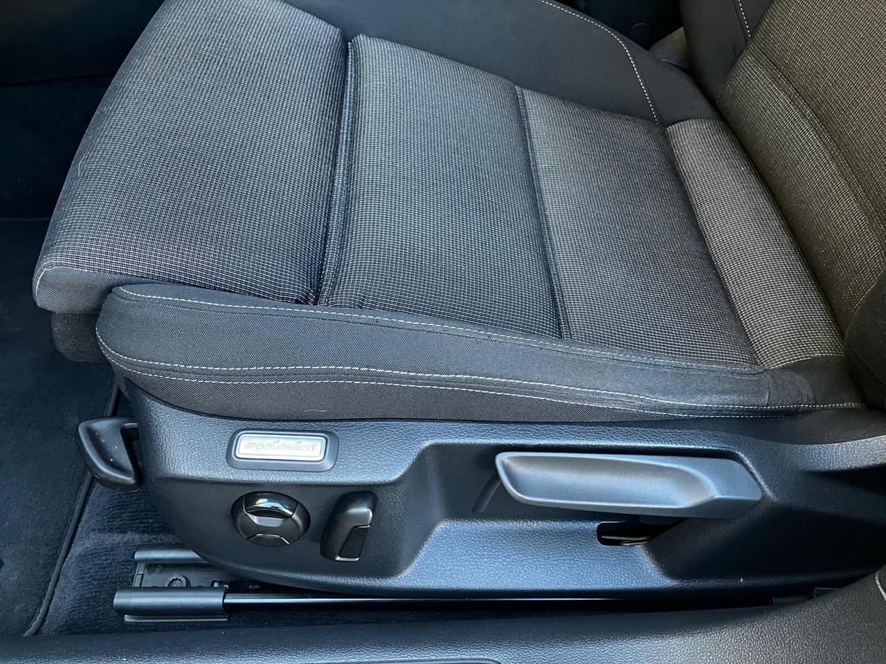 VOLKSWAGEN PASSAT variant 2.0 TDI DSG Business APP/MIRROR LINK