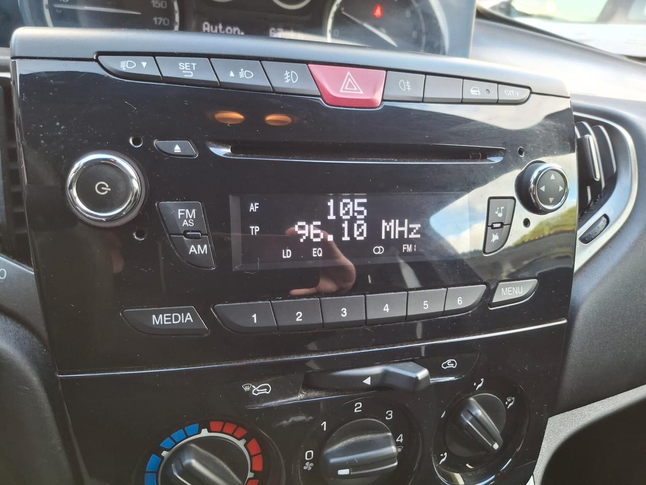 Lancia Ypsilon 1.2 69 CV 5 porte Elefantino