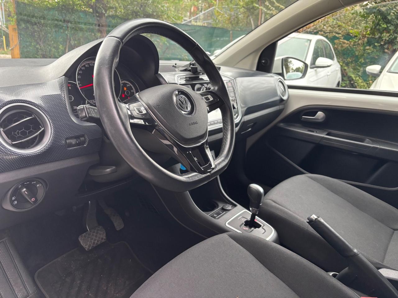 Volkswagen up! 1.0 75 CV 5p. Cambio automatico OK Neopatentati
