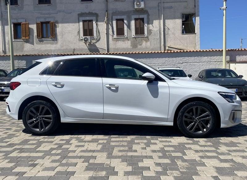 Audi A3 SPB S Line interno ed esterno 2.0 TDI 150CV 35