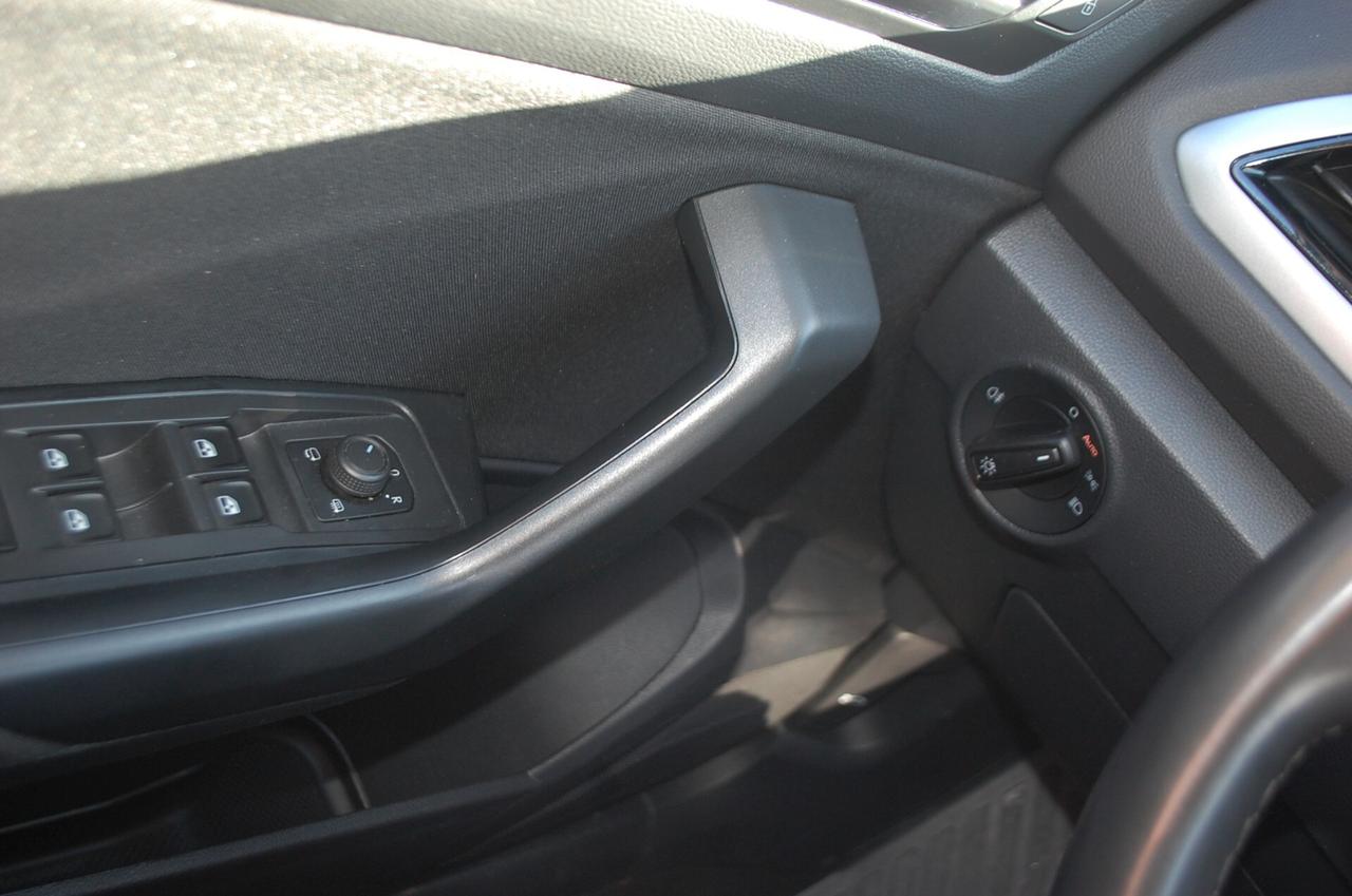 Volkswagen T-Roc 1.5 TSI 150CV Style DSG Uff Italy Led Lega USB App