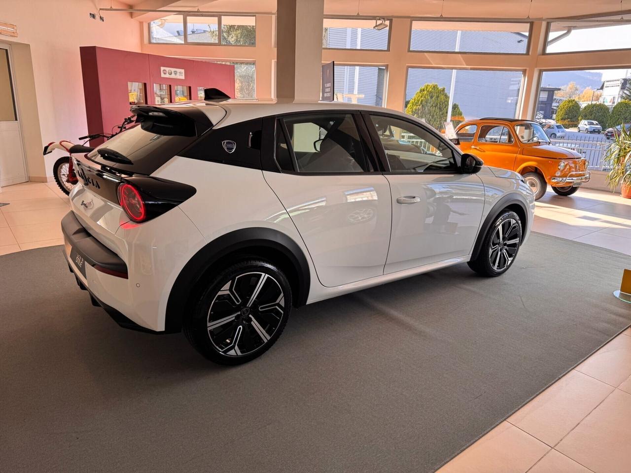 NEW LANCIA YPSILON - Hybrid e-DCT
