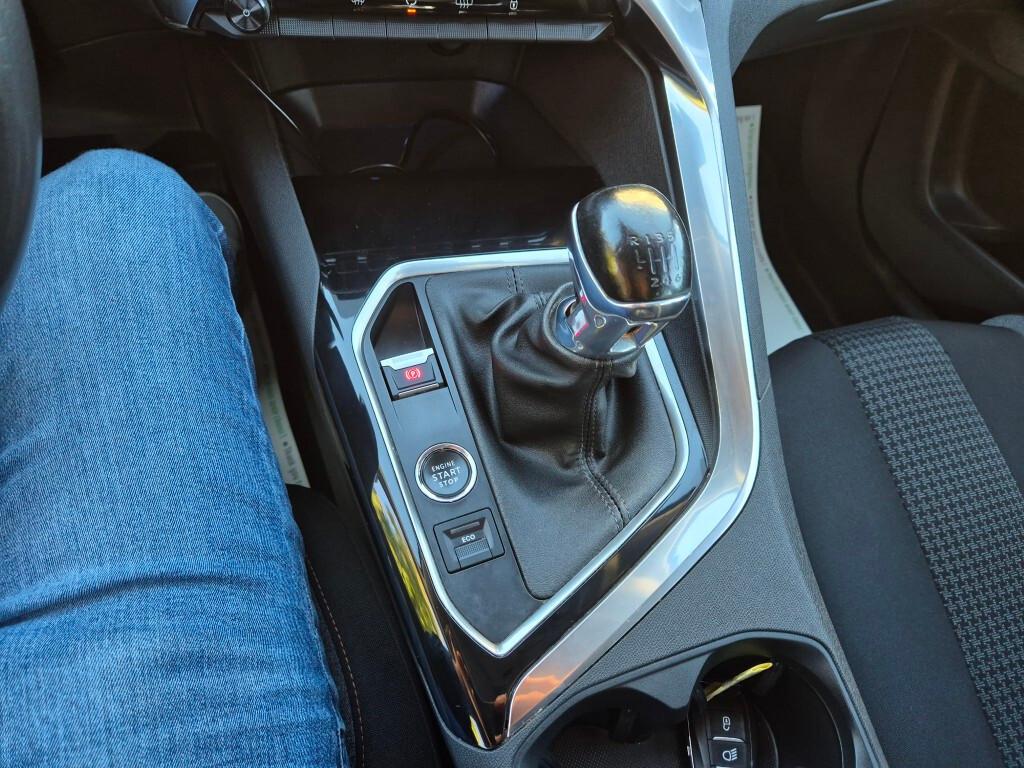 Peugeot NEW 3008 BlueHDi 130CV MANUALE
