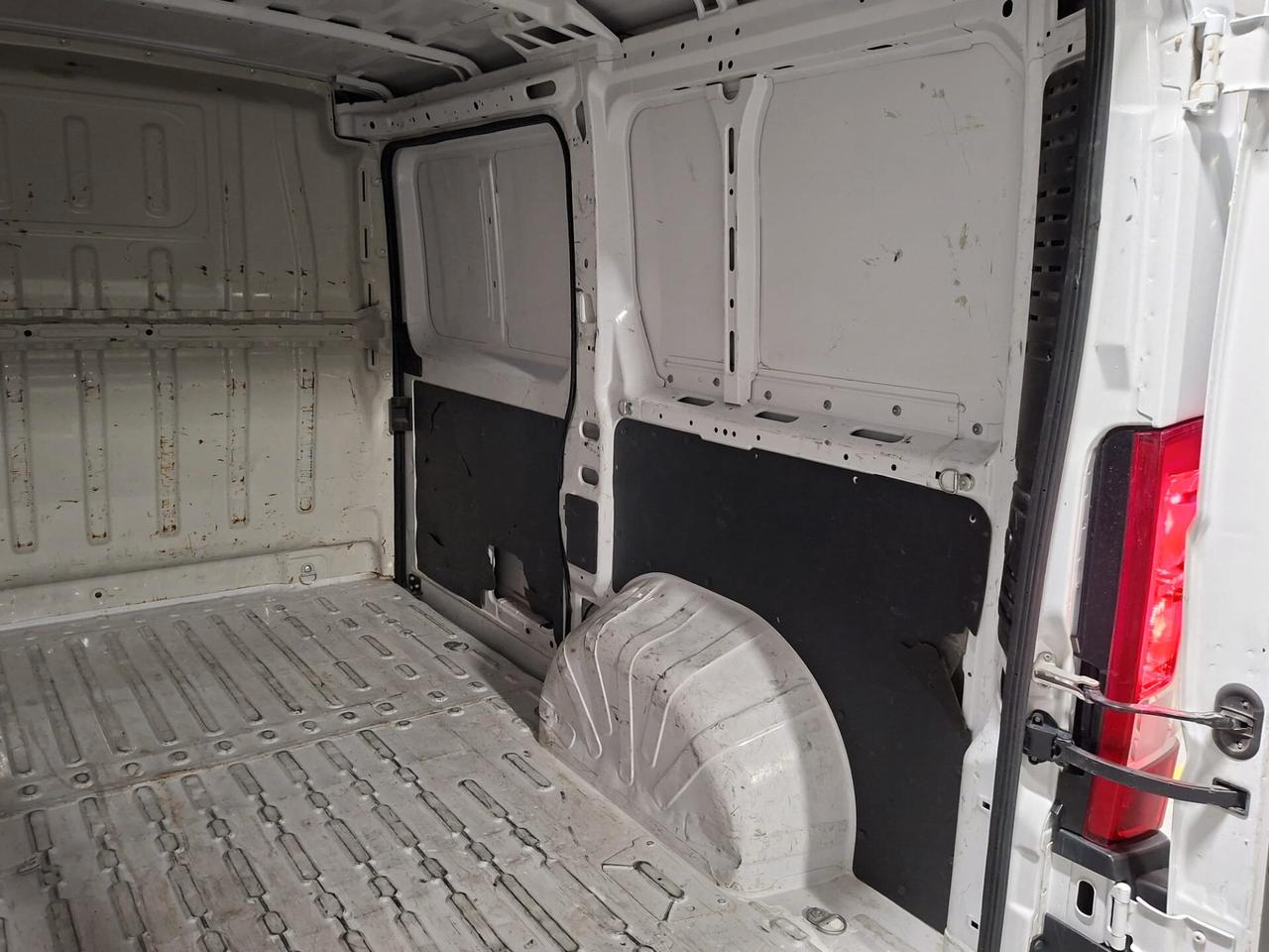 Peugeot Boxer 330 2.2 BlueHDi 140CV L1H1 Furgone