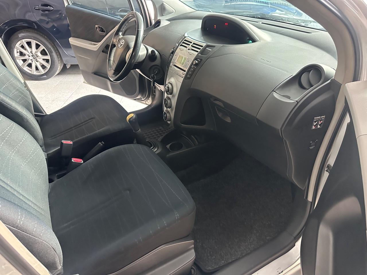 Toyota Yaris 1.0 5 porte Sol