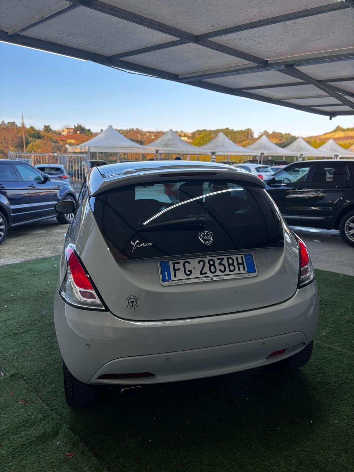 Lancia Ypsilon 1.3 MJT 16V 95 CV 5 porte S&S Platinum. Vettura Per Commercianti