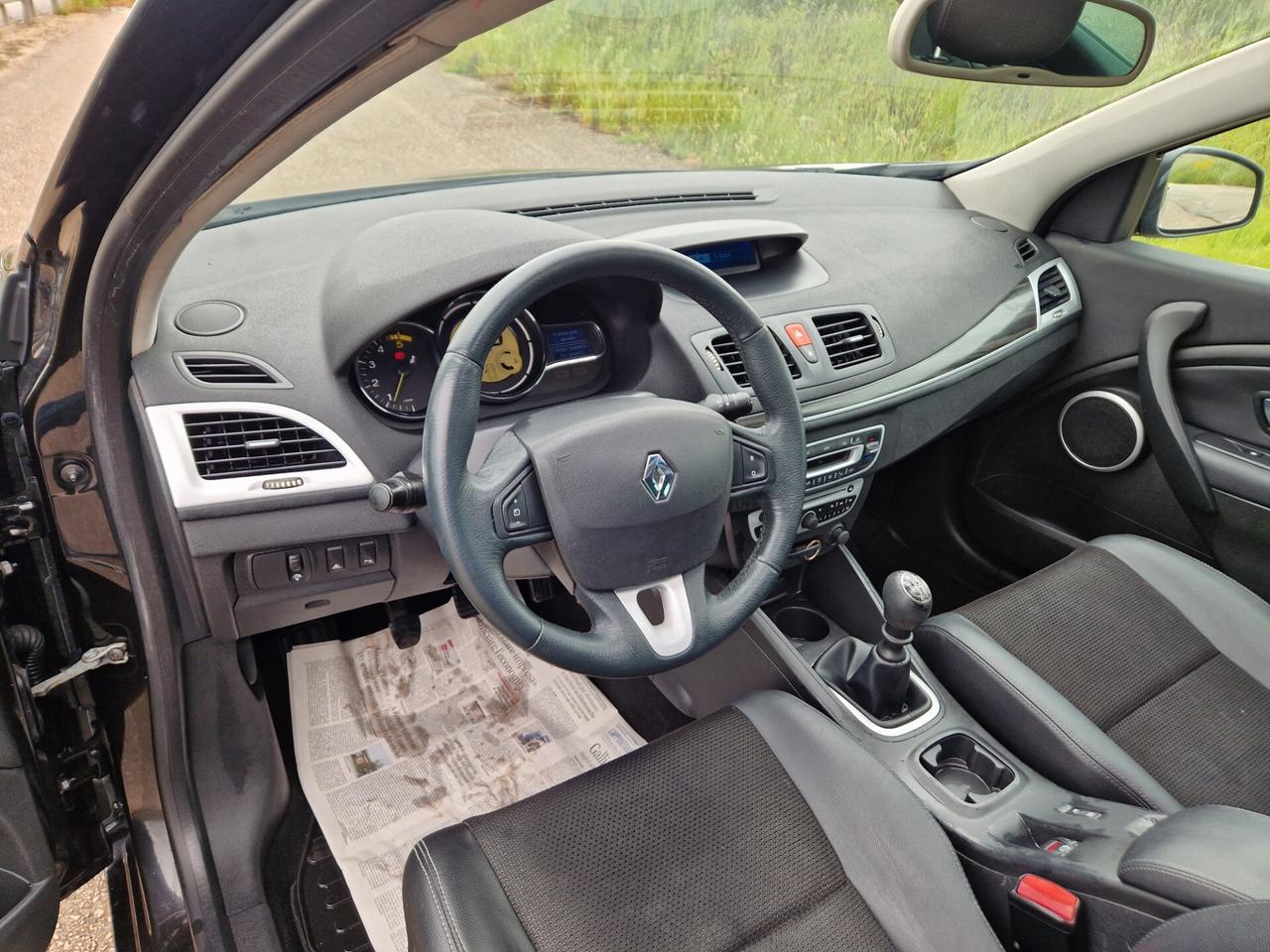 Renault Megane Mégane C-C 1.5 dCi 110CV EDC Luxe