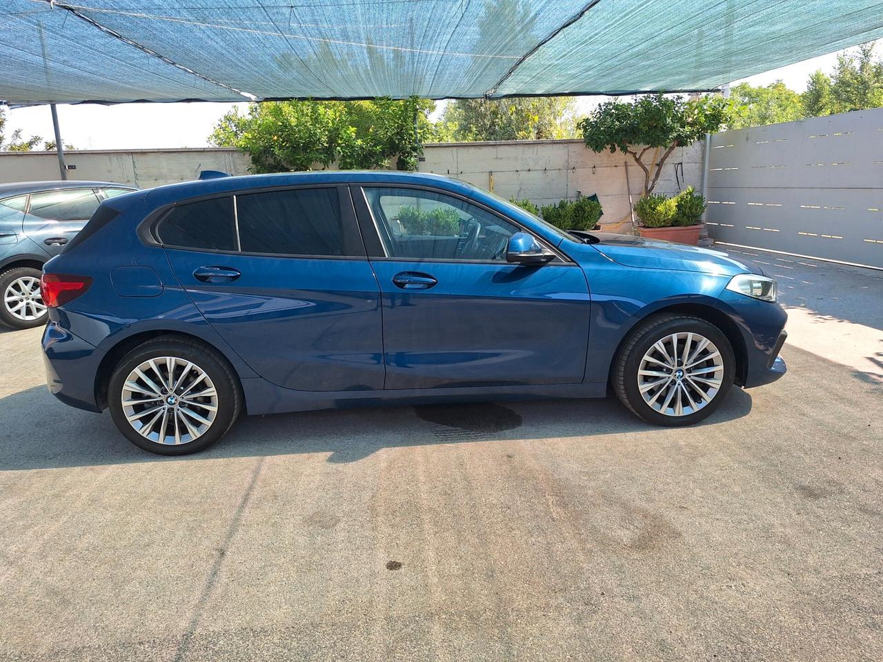 Bmw 116d 5p. Business Advantage NAV+RETROCAM - 2021