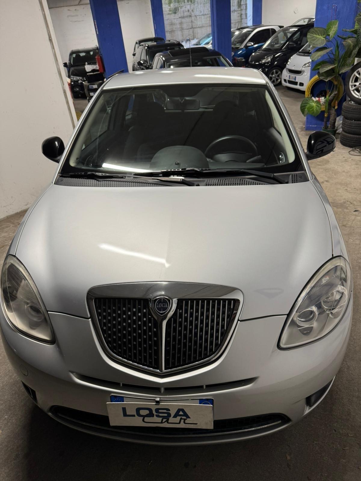 Lancia Ypsilon 1.2 69 CV Unyca EURO5