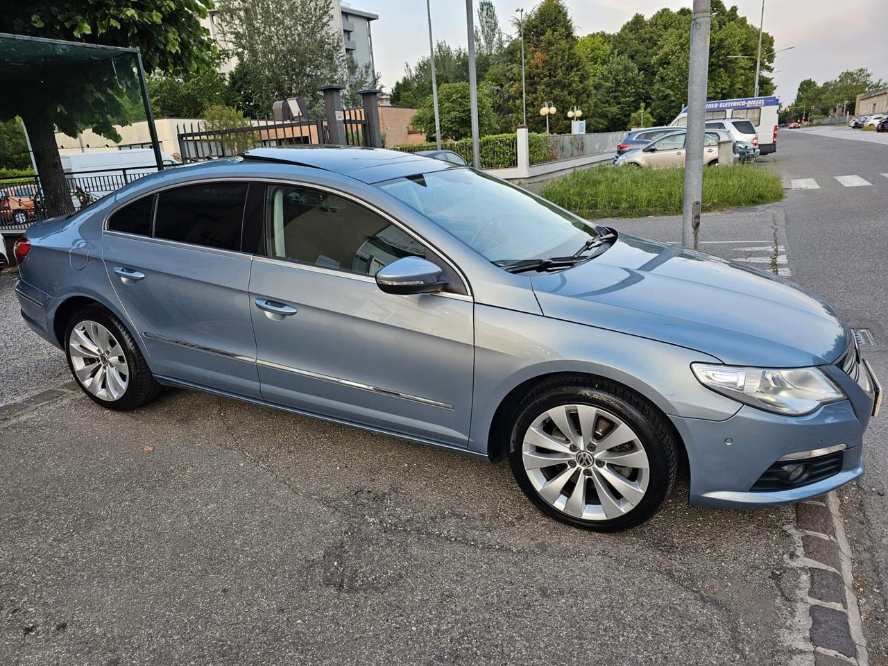 Volkswagen Passat CC 2.0 TDI 140cv DPF*Navi*Tetto*Pdc*