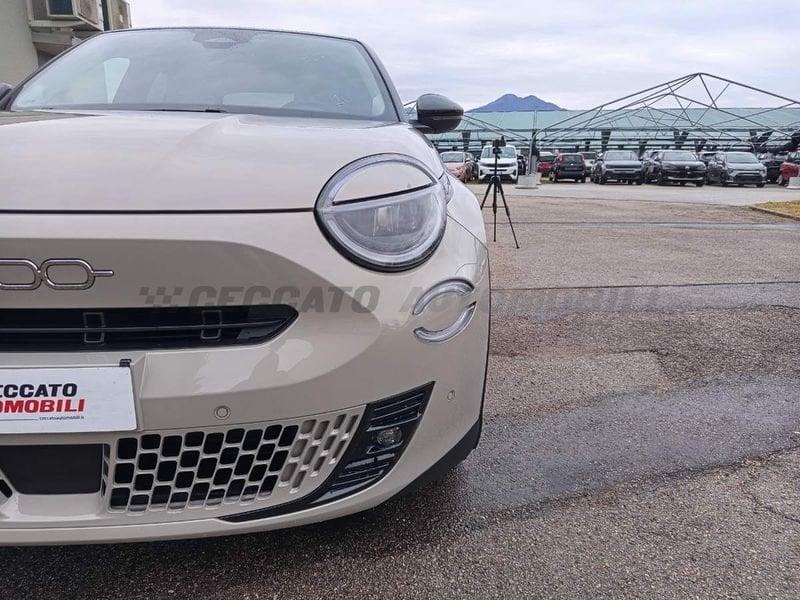 FIAT 600 600 1.2 hybrid La Prima II 110cv auto