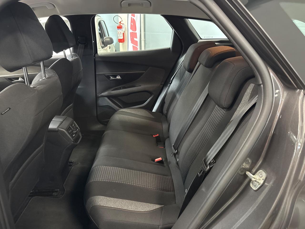 Peugeot 3008 BlueHDi 130 S&S Allure Manuale