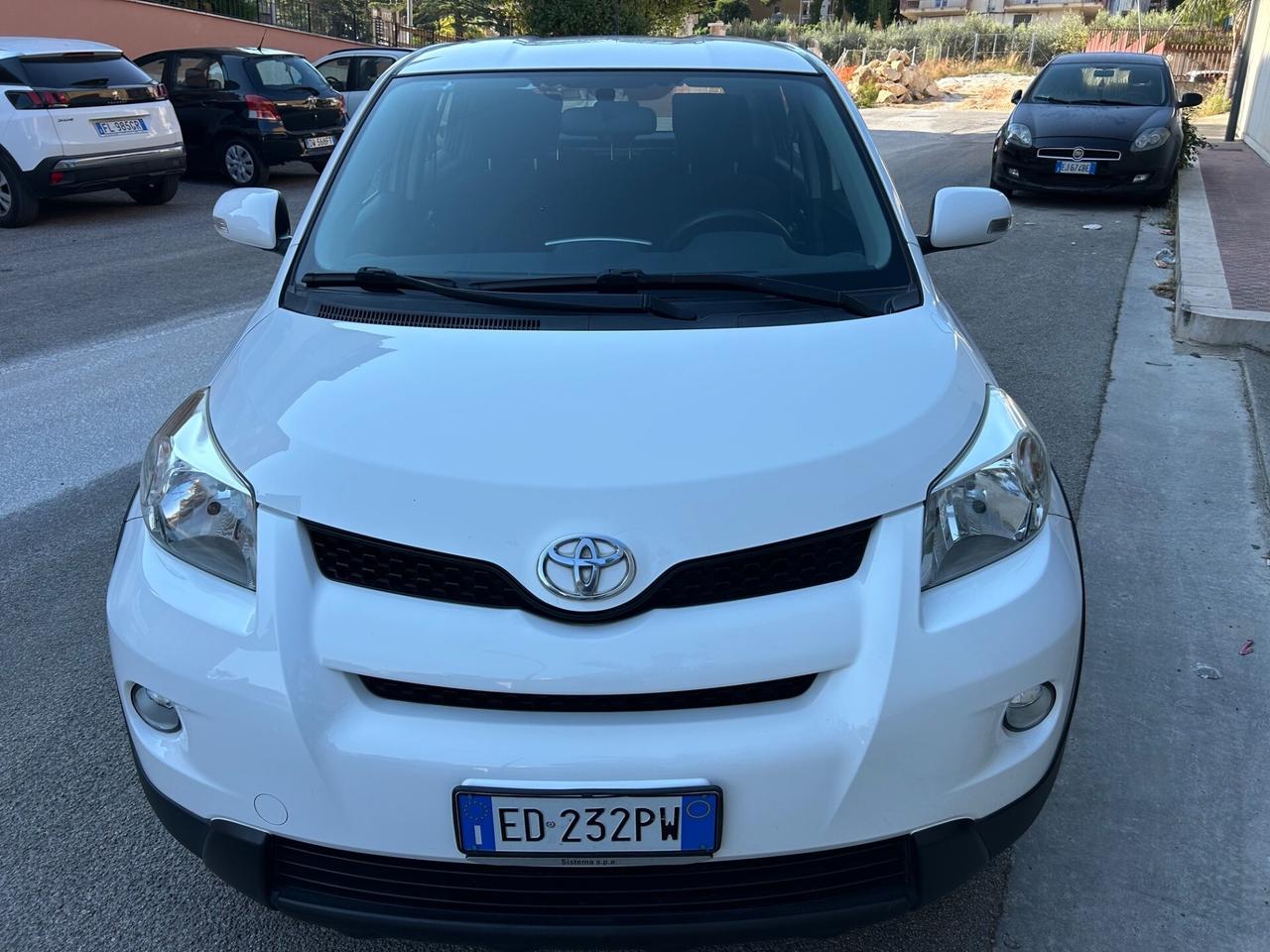 Toyota Urban Cruiser 1.4 D-4D 4WD unico proprietar